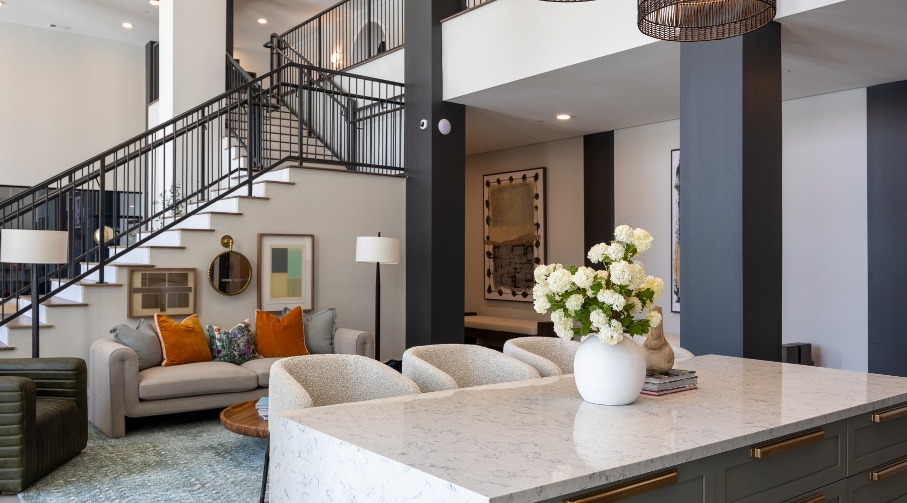 Spacious, well-lit clubroom Spacious, well-lit clubroom